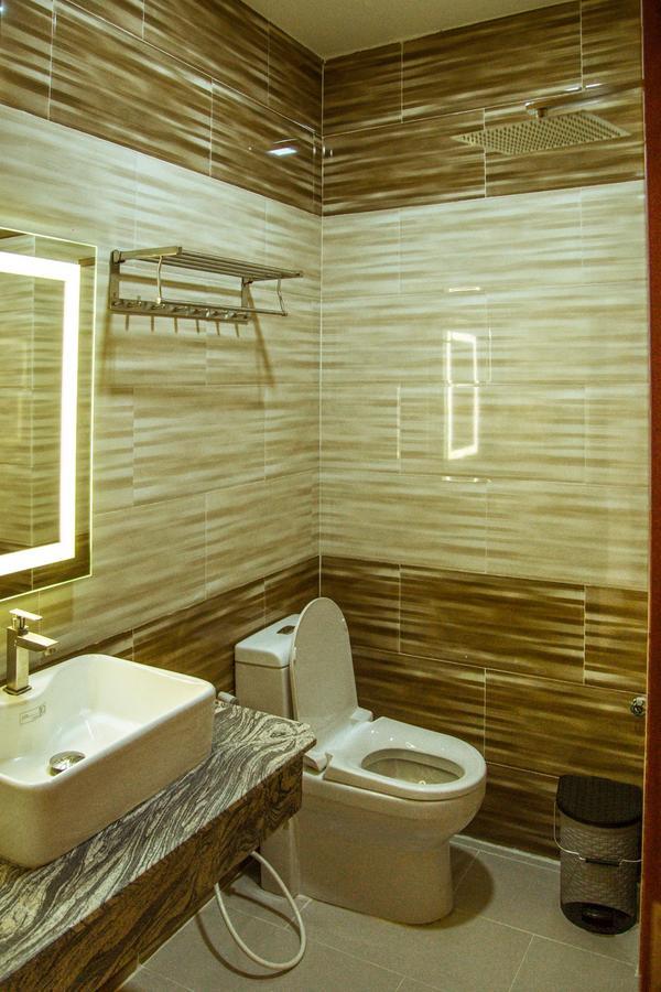 Green Hotel Vinh Loc Хошимин Экстерьер фото